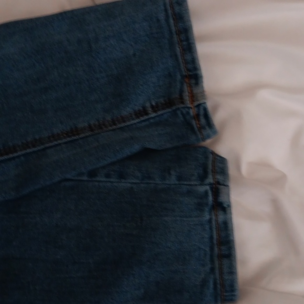 A PAIR OF MANGO DENIM SKINNY JEANS sz 10, PRE-LOVED inseam is 28
